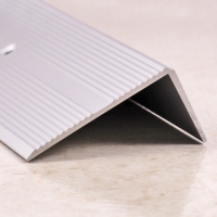 Алюминиевый профиль с рифлением